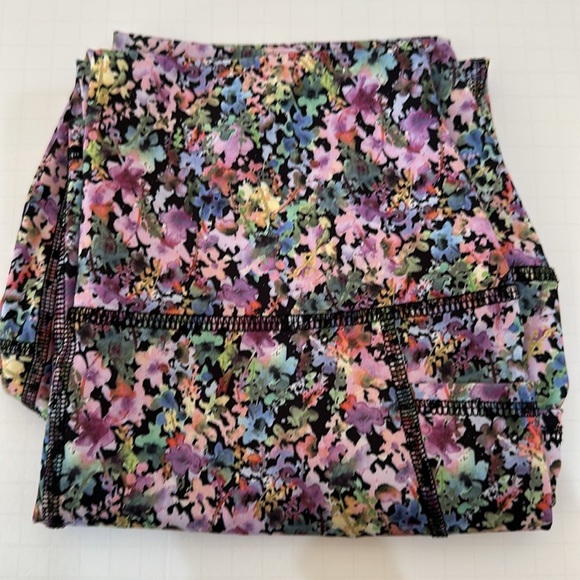 RBK leggings flower Medium NWOT - Picture 4 of 5